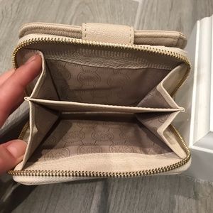 Michael Kors Bags - Michael Kors zip around wallet Michael Kors Bags - Michael Kors zip around wallet